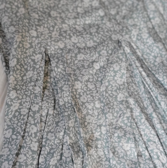 KEEPING FOR NOW Vintage Erika Floral 70's Dress - Picture 3 of 10